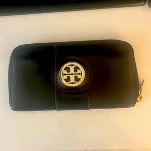 Tory Burch leather wallet